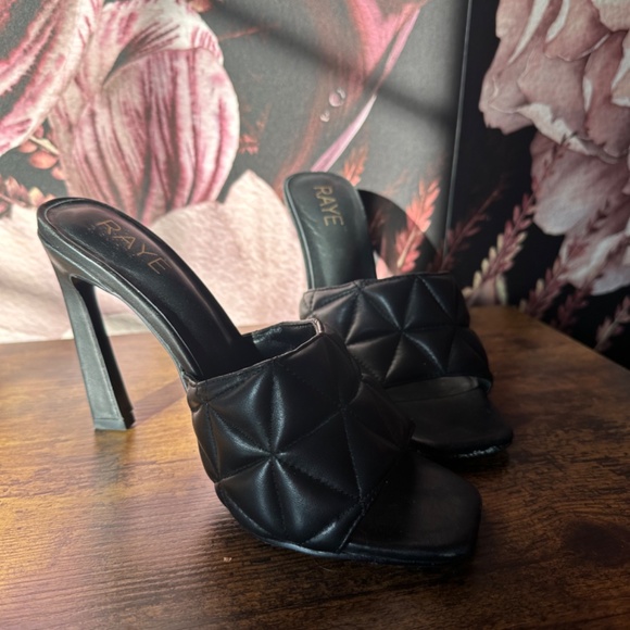 Raye x REVOLVE - Picture 3 of 4